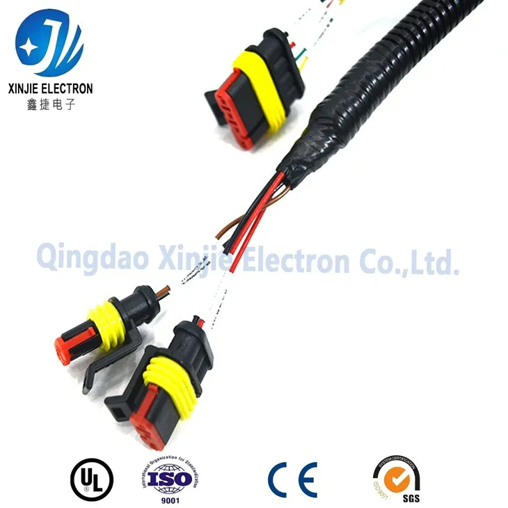 Wiązka przewodów silnika samochodu